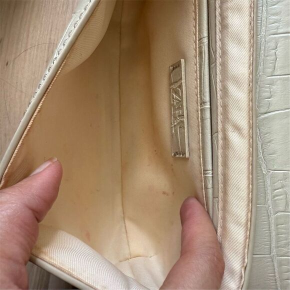 Zara Women's Off White Croc Embossed Baguette Shoulder Bag - Picture 5 of 12